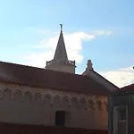 Sunny Apartment In The City Centre